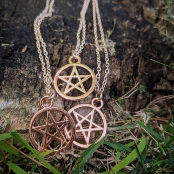 7/$25 Rose gold pentacle necklace BNIP - Picture 2 of 4